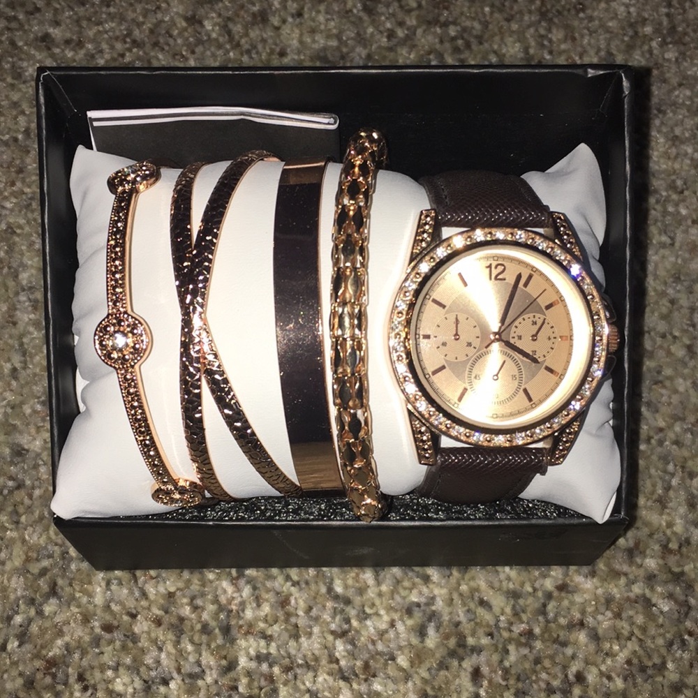 NEW bracelet/watch set(: